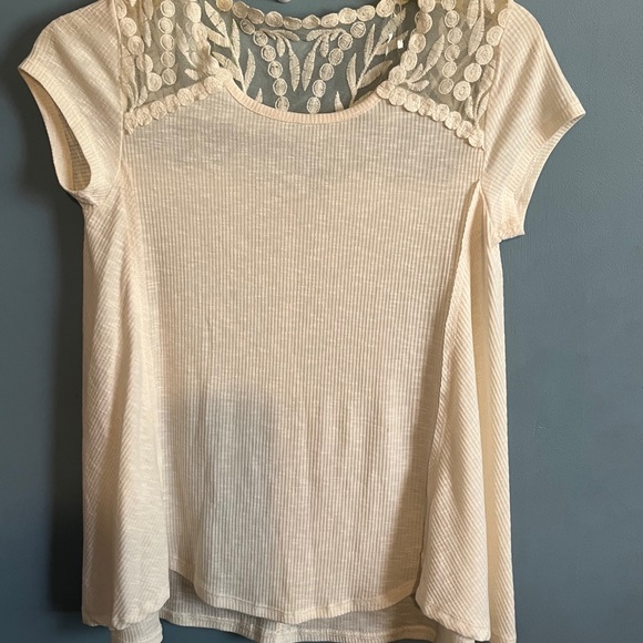 SELLING JOLT TOP FOR WOMEN SIZE M COLOR CREAM VERY GOOD CONDITION - Picture 3 of 13